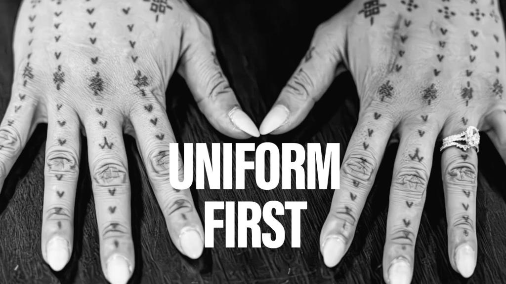 Samoan soldier becomes first to display traditional hand tattoos