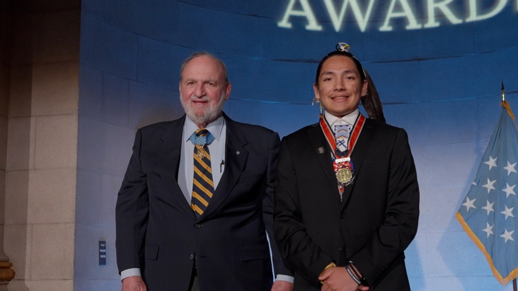 Medal of Honor recipients recognize citizen heroes for everyday valor