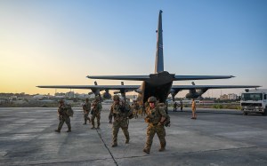 US troops heading back into Somalia, reversing Trump order