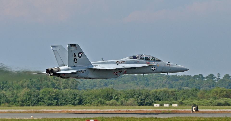 Navy mulls nixing 2019 F/A-18 Super Hornet demonstrations