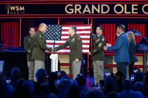Country singer Craig Morgan rejoins Army in bid to boost recruiting