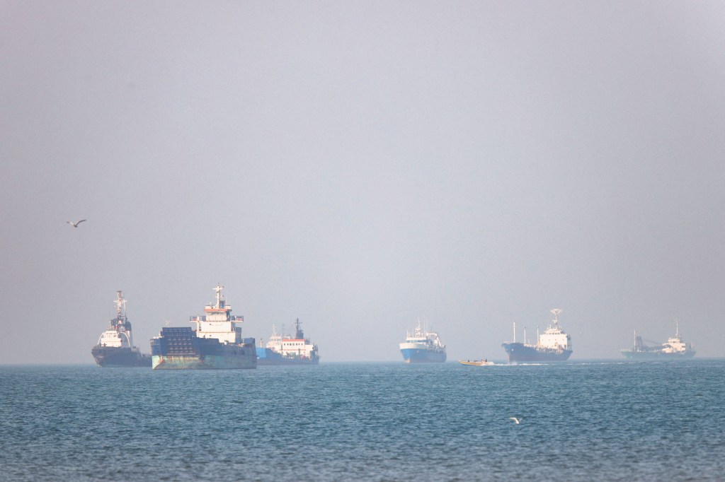 US military accompanies commercial carrier through Strait of Hormuz