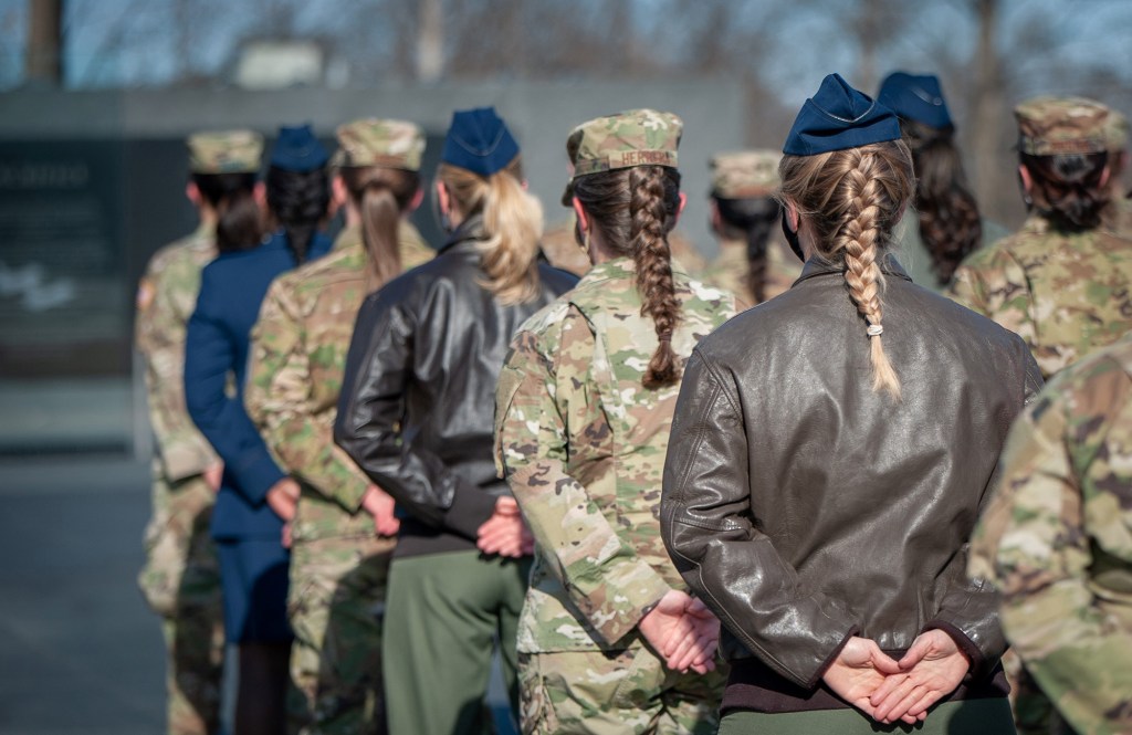 US military has more work to do integrating women, report finds
