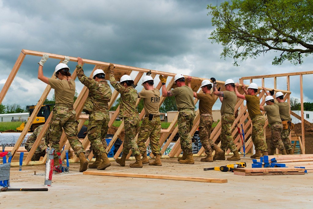 Guard troops can unionize on state active duty, DoJ says