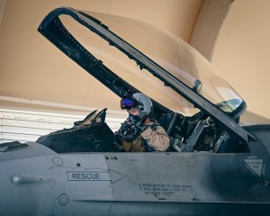 Russians seem to be baiting US jets to dogfight in Syria, general says
