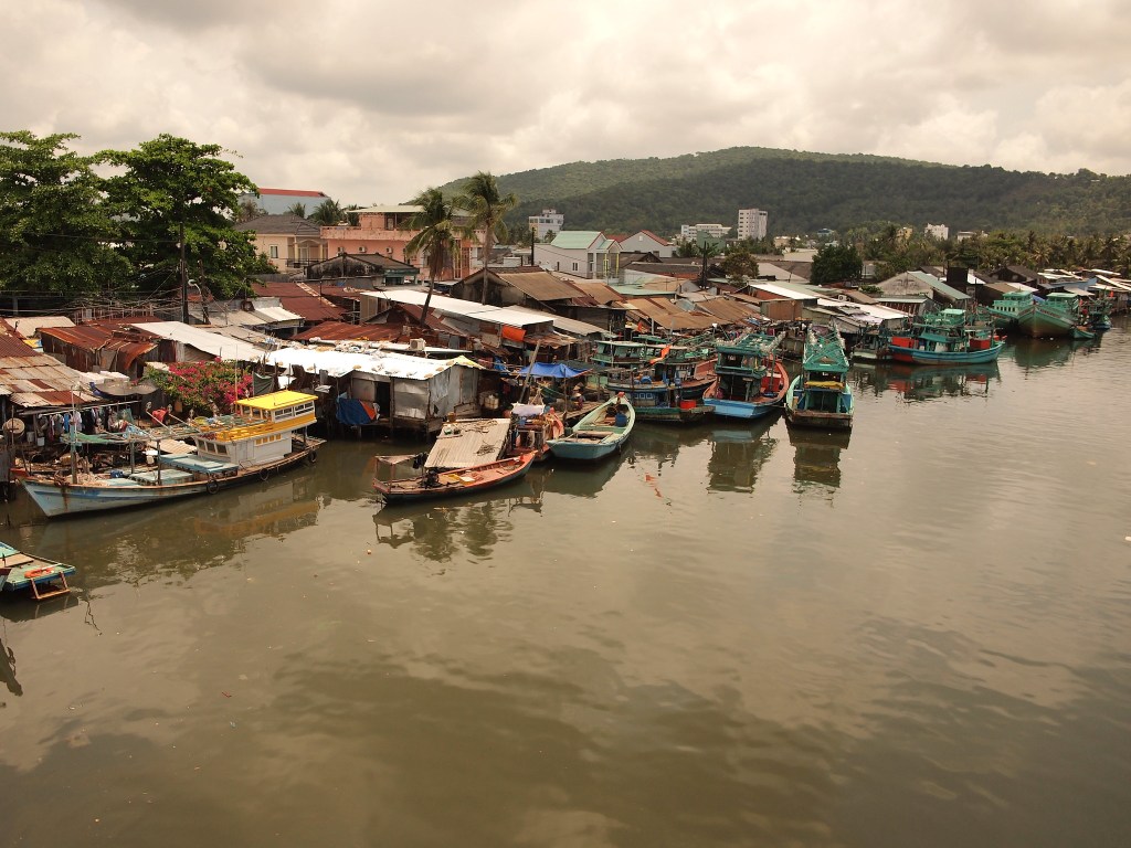 Marine security guards in Vietnam save young boy from drowning