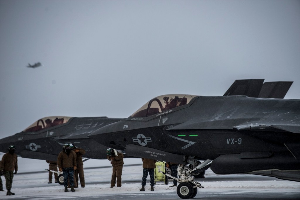 Watchdog warns Pentagon to fix F-35 tech problems before full-rate production starts