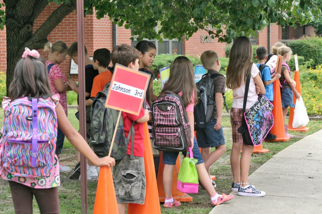 How schools can help military kids moving to new districts during pandemic
