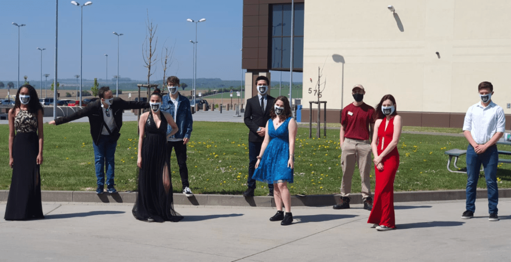 How these military teens celebrated their prom (sort of) at an exchange food court
