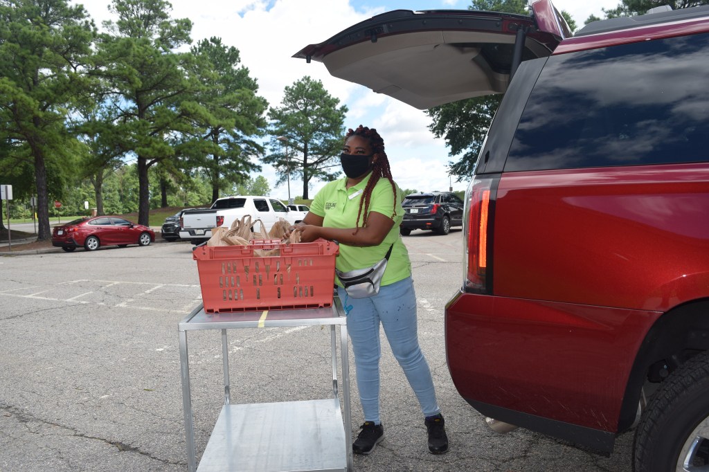 More than half of stateside commissaries will have curbside pickup within a month