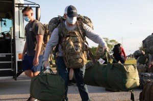 Soldiers return to Fort Campbell, undergo quarantine