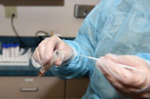 A surgeon and Navy reservist shares what it’s like to have COVID-19