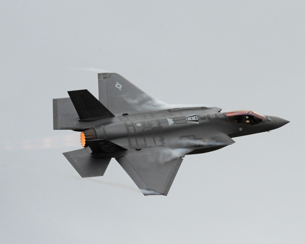 US lawmaker wants to block F-35 sales to Turkey over embassy brawl