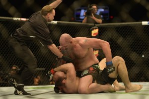 Guardsman stops Russian to win UFC debut