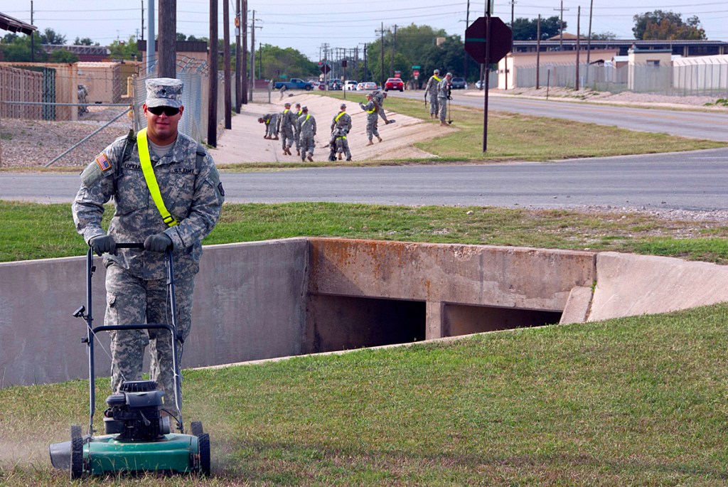 Report: Army fails to track soldiers in civilian duties