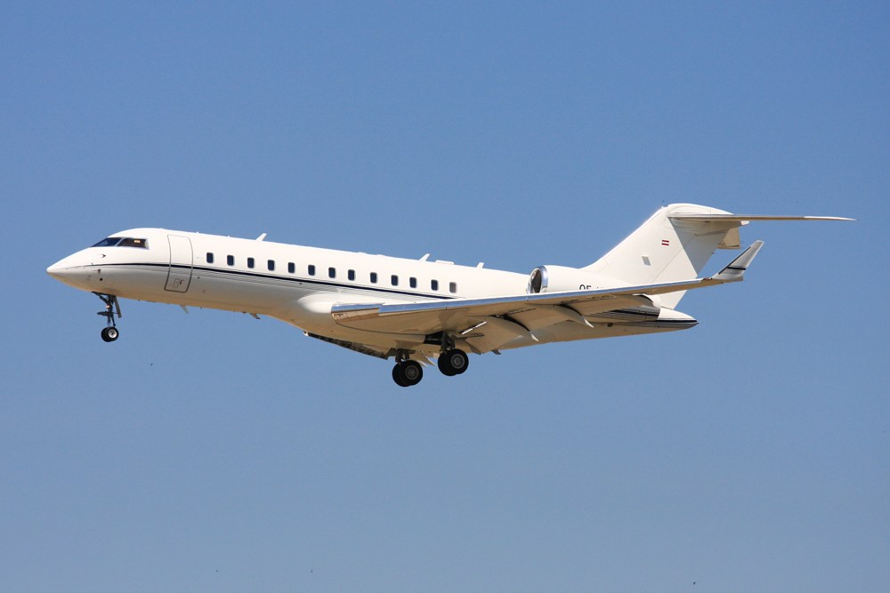 Air Force explores using commercial aircraft