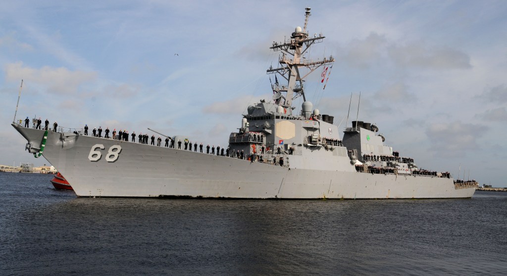 SM-2 missile explodes, damaging Navy destroyer