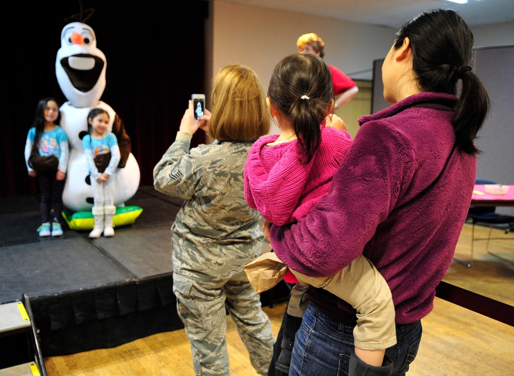 Family tweets? DoD tries to get word to families