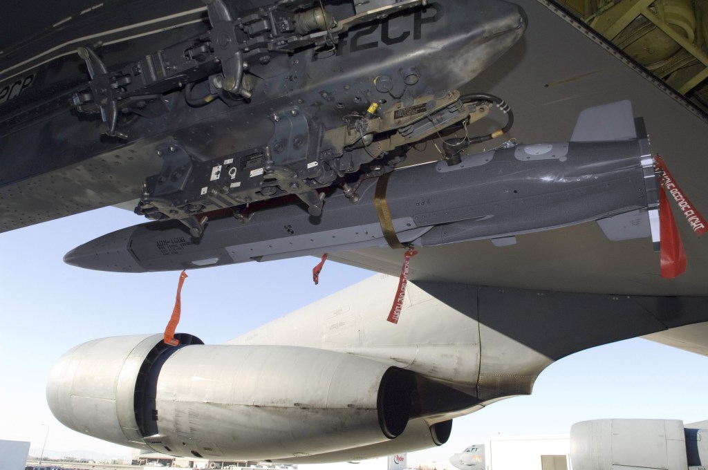 Navy, Raytheon test modular electronic warfare payload for MALD-J