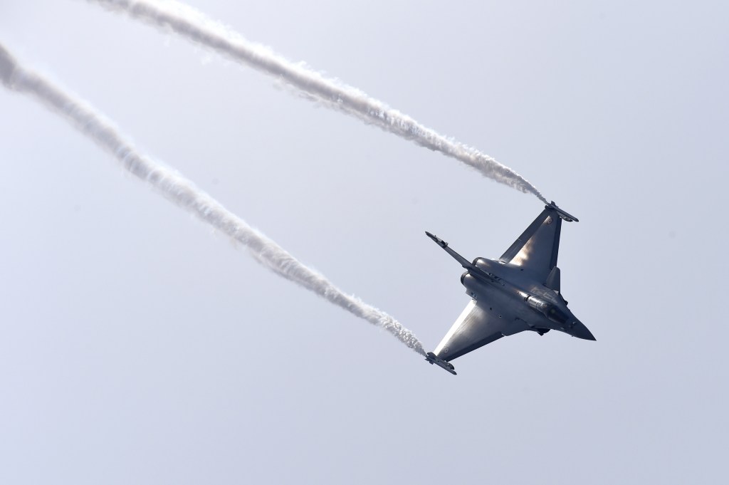 European Powers Face Off for Gulf Fighters, Trainers
