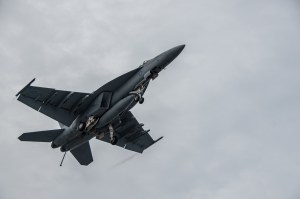 US Marine Corps F/A-18 Crashes in UK