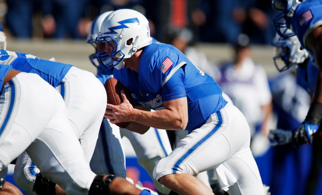 Roberts leads Air Force to 42-14 win over Fresno State