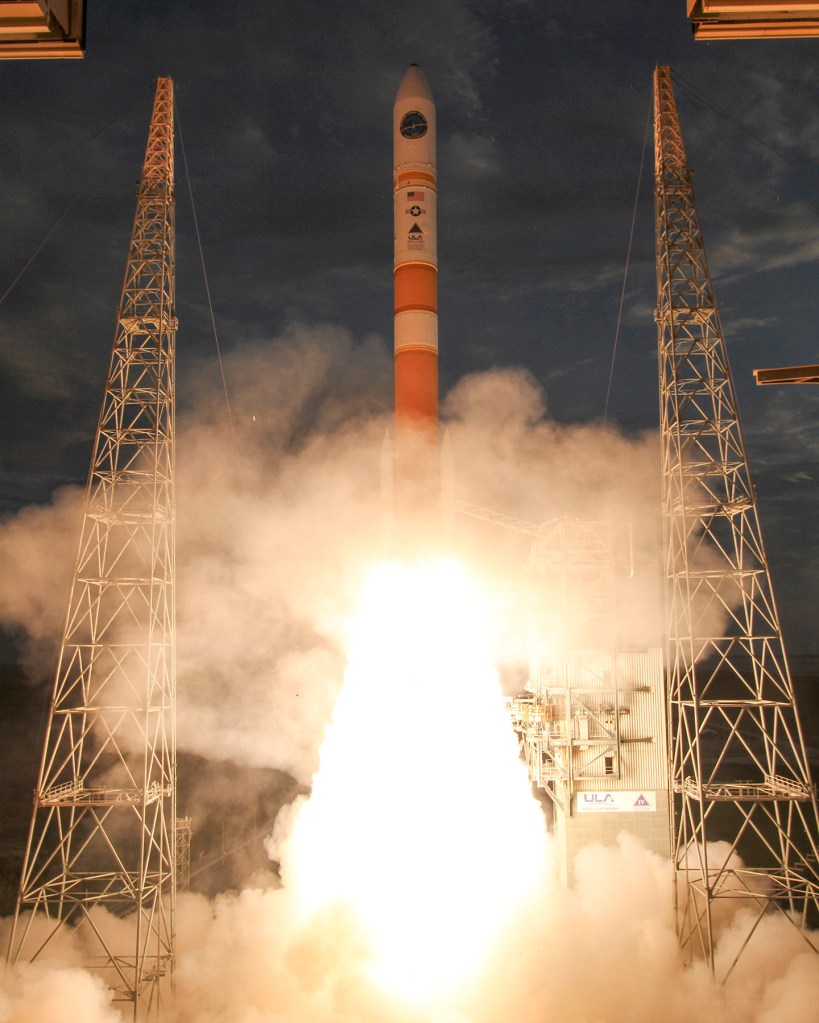Industry looking to government for commercial satellite cues