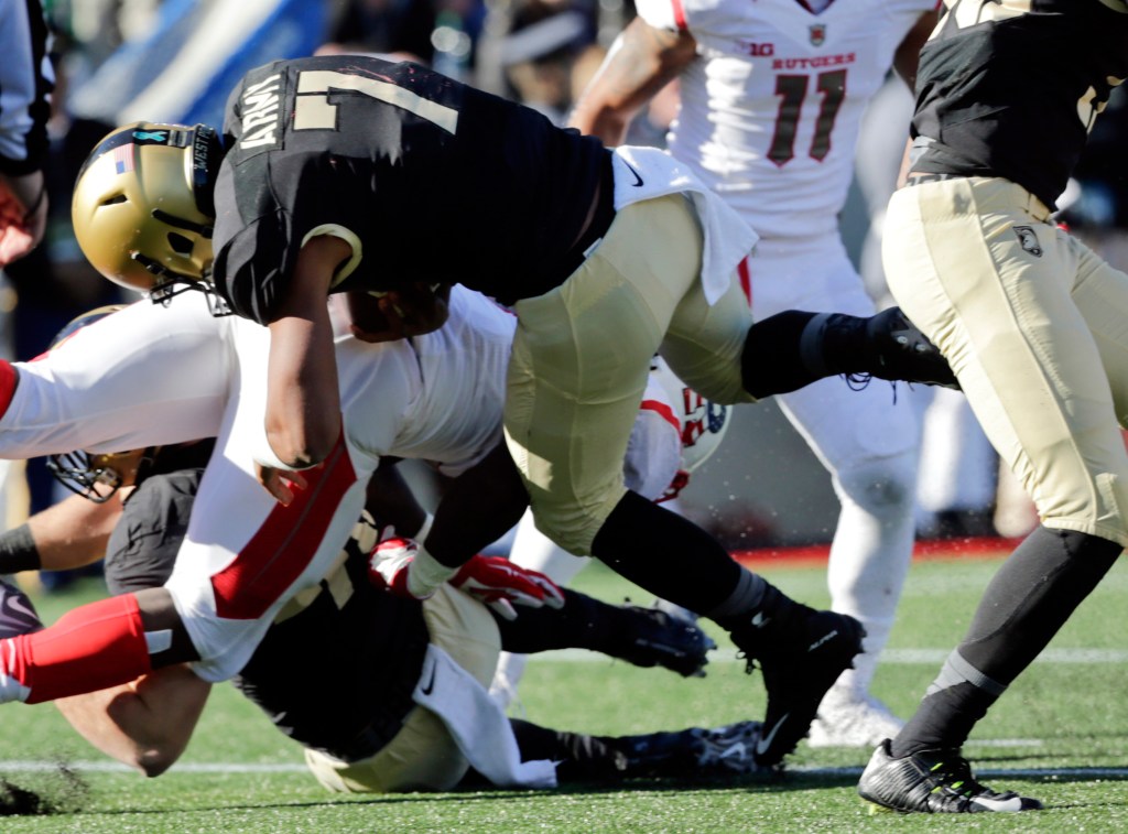Football: Rutgers beats Army, 31-21