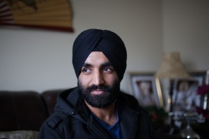 Army ruling lets Sikh captain keep beard, turban