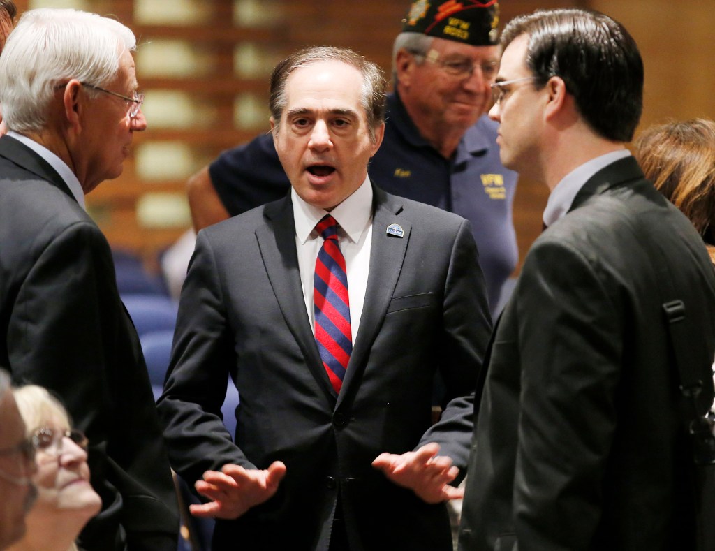 VA eases method for paying Choice doctors; senators remain skeptical