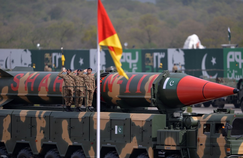 Chinese Helicopter Debuts at Pakistani Parade