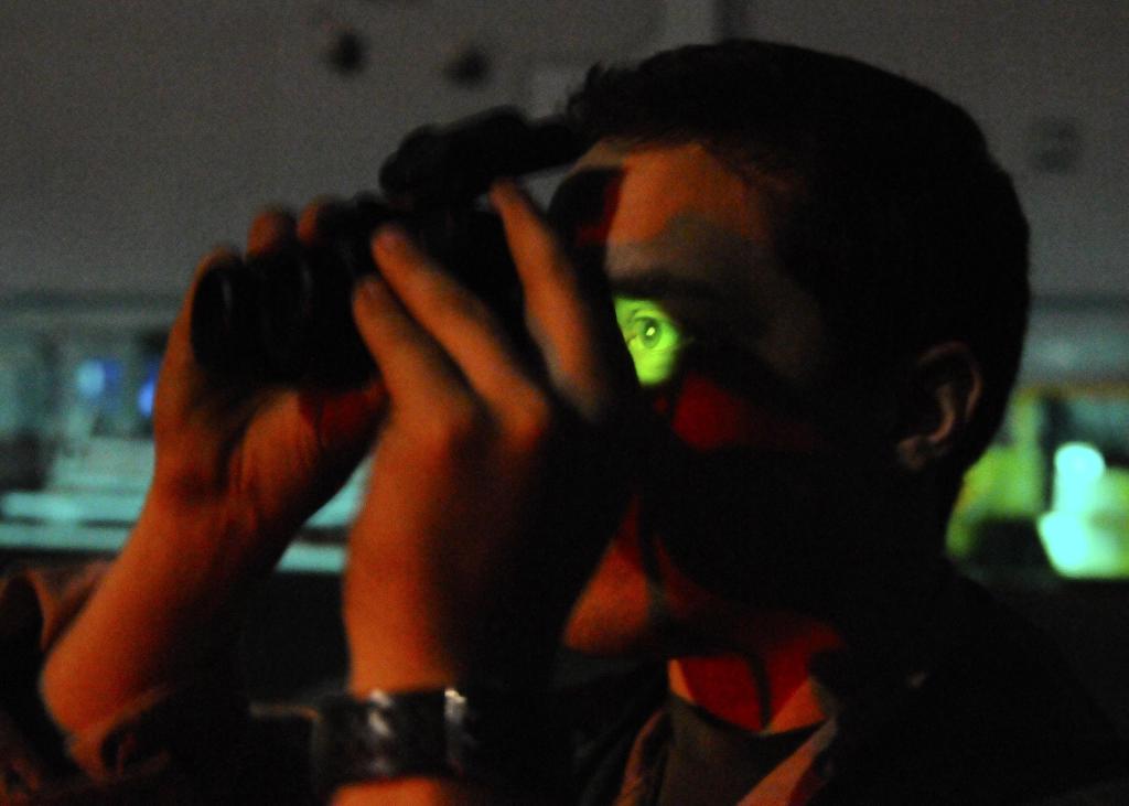 Navy awards ISR contract