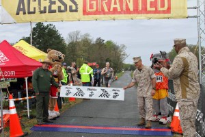 Marine wins Marine Corps 17.75K race honoring slain police officer