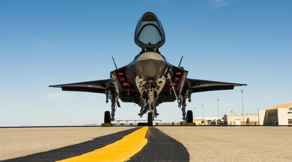 Lockheed Closing in on F-35 Deal, CEO Tells Trump