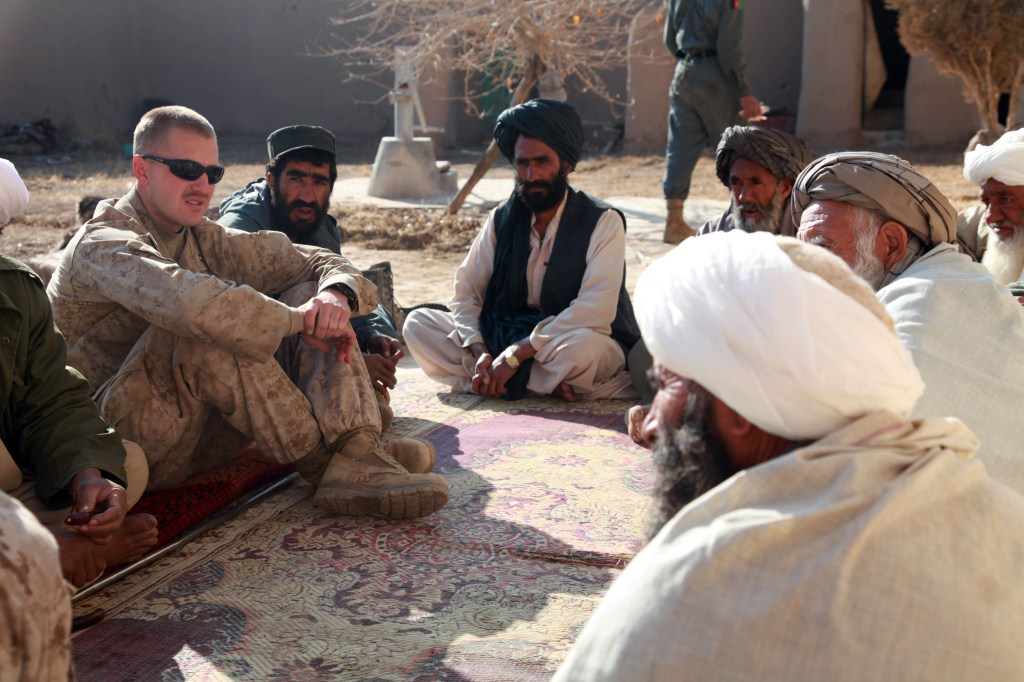 Marine major who emailed classified information to warn of a potential Afghanistan insider attack should be retained, panel finds