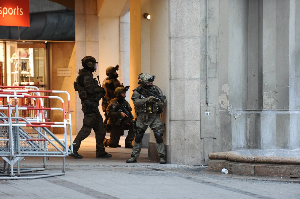 At least 9 dead in Munich shooting rampage, 1 may be attacker