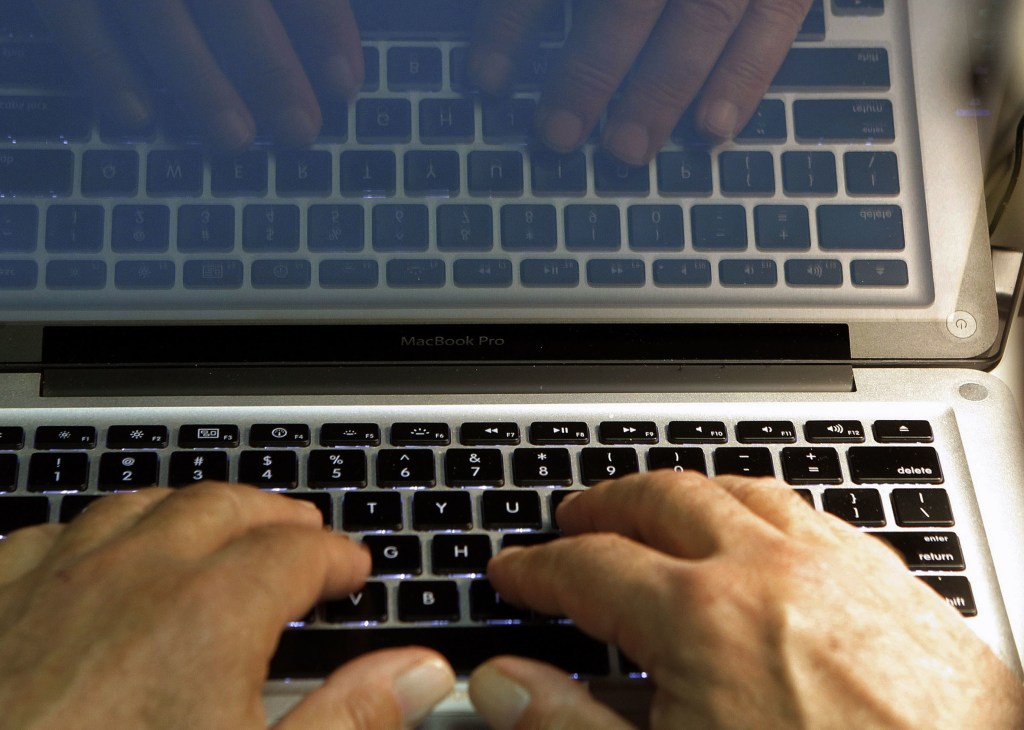 Phishing incidents dropped at federal agencies last year