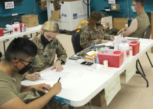 Here’s how CENTCOM’s COVID shot-givers beat the heat