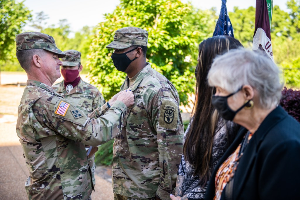 Captain who tackled soldier wielding 13-inch knife honored years later