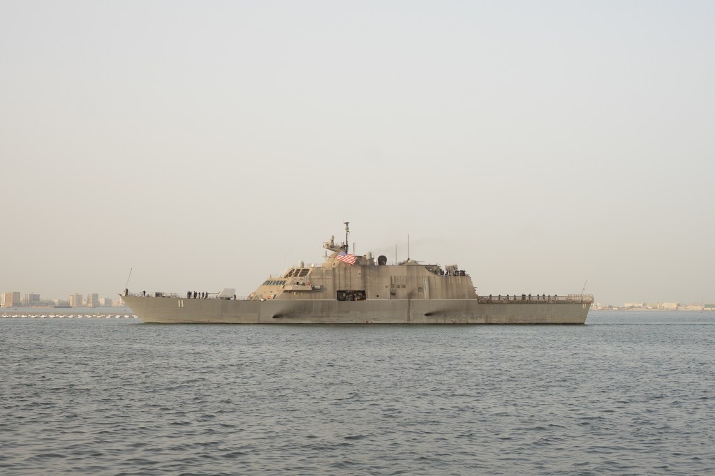 Navy considers non-LCS option for mine countermeasures in 5th Fleet