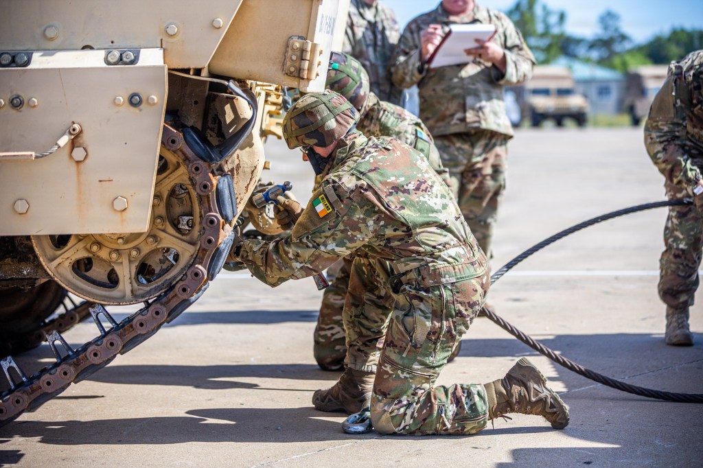 Scarlet for ya: Irish team takes first place on Bradleys in US Army’s armor competition despite having none at home