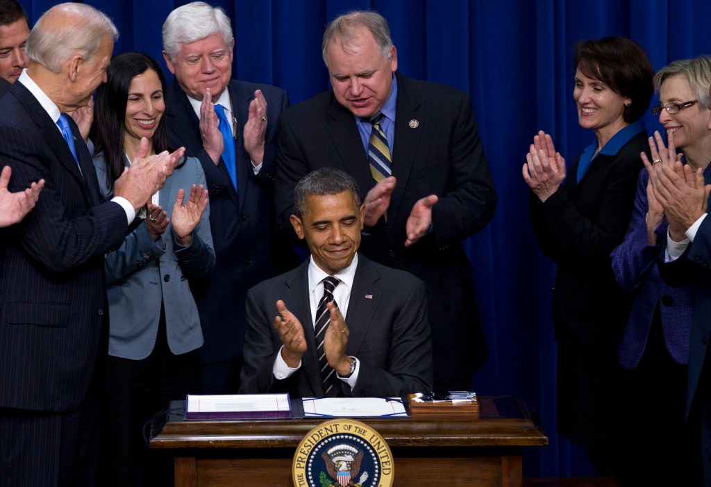 Thousands of federal officials own stock in regulated companies: WSJ