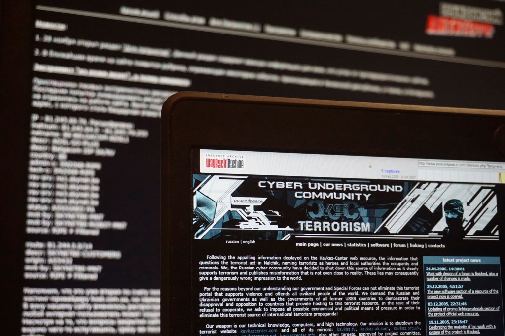 ‘Big hunt’ for Russian hackers, but no obvious election link