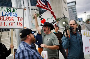 Jury refuses to convict 4 in Nevada ranch standoff retrial