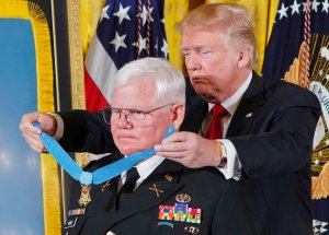 Special Forces medic receives Medal of Honor for top secret mission