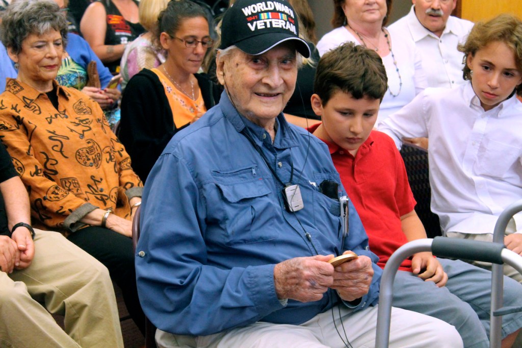 World War II intelligence officer given congressional medal