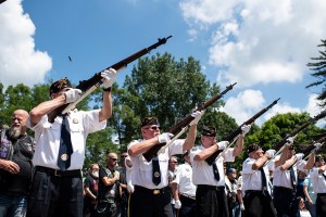 Hundreds attend funeral for veteran with no known relatives