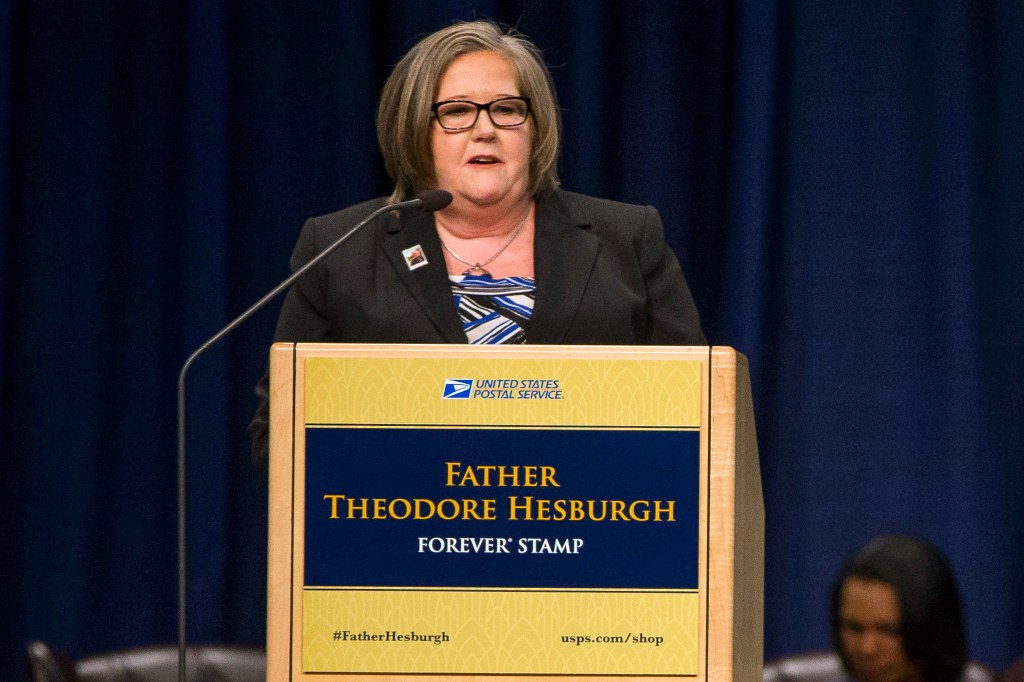 Postal Service head to retire amid mounting financial woes