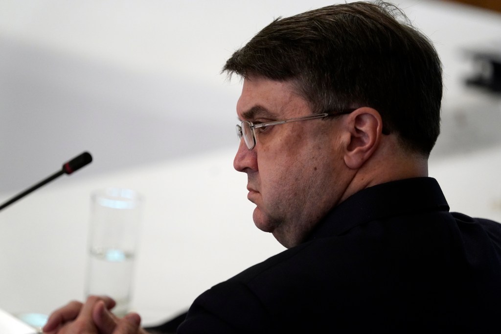 As coronavirus deaths rise, but cases drop, VA defends continued use of controversial drug