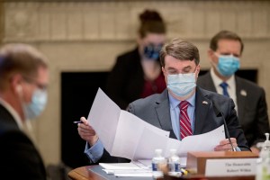 VA employees still waiting for coronavirus tests